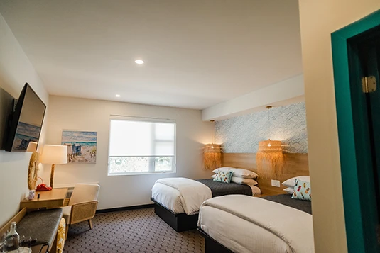 Room 19: Which Way To The Beach?