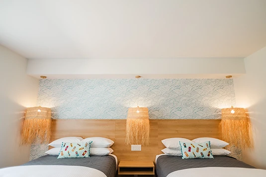 Room 19: Which Way To The Beach?