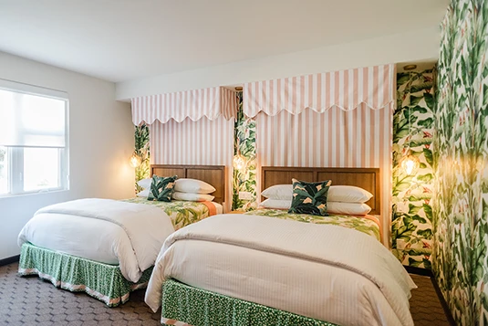 Room 4: Beverly Hills, 90210