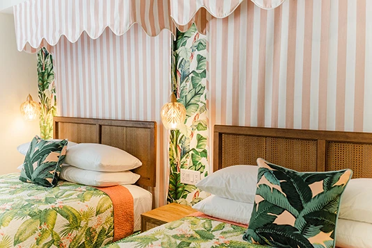 Room 4: Beverly Hills, 90210