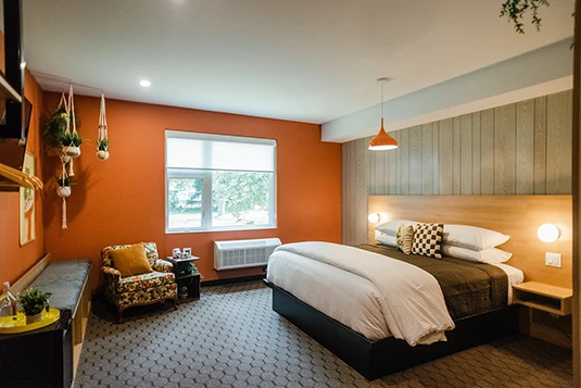 Room 9: That 70's Show