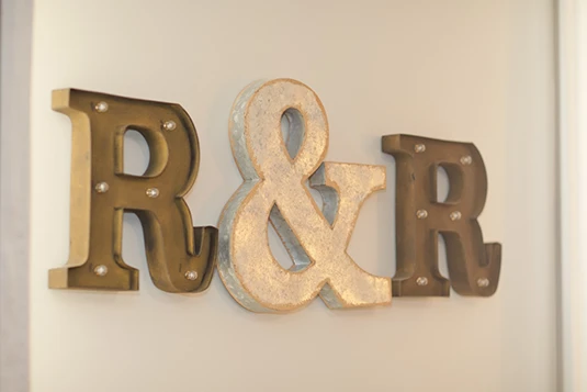 Room 16: We Love To Font It, R & R sign