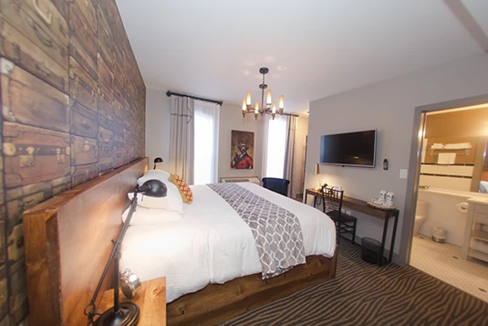 Room 7: At Your Service, Mr. Belvedere