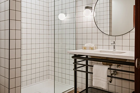 Room 2: The Great White North, bathroom