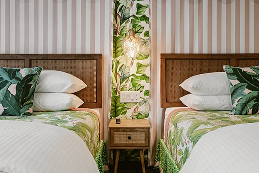 Room 4: Beverly Hills, 90210