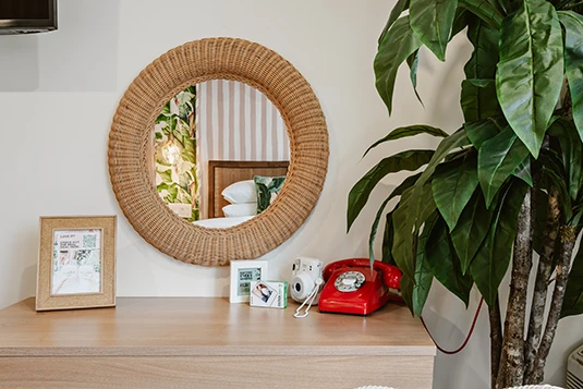 Room 4: Beverly Hills, 90210