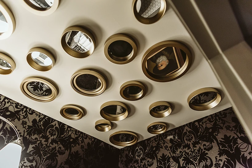 The Grove Hotel, celing