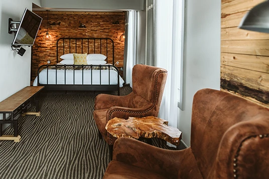 Room 19: Hey! Mr. Lumberjack, seating area